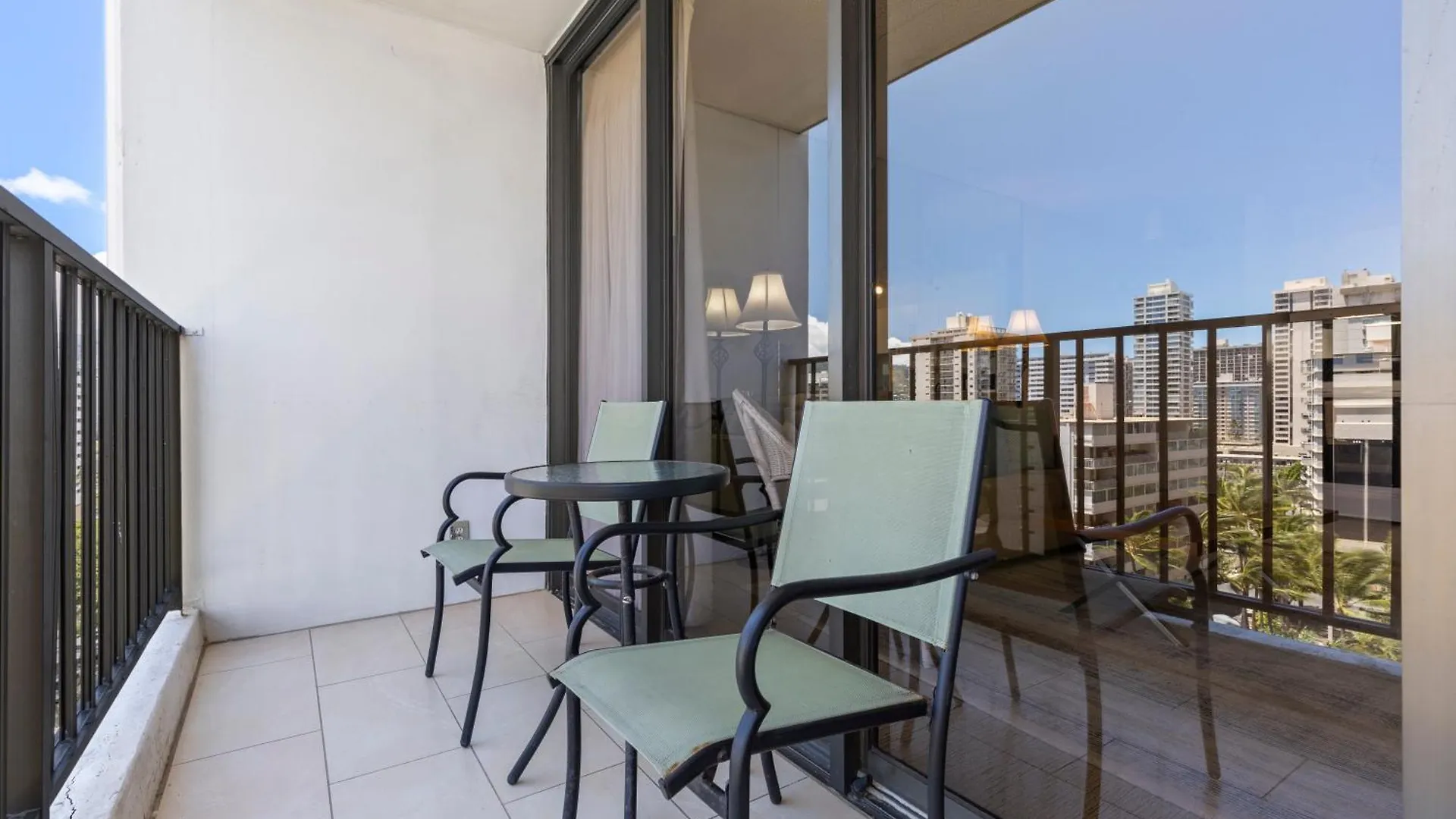 Apartment Light & Airy Waikiki Condo With Private Lanai Condo Honolulu
