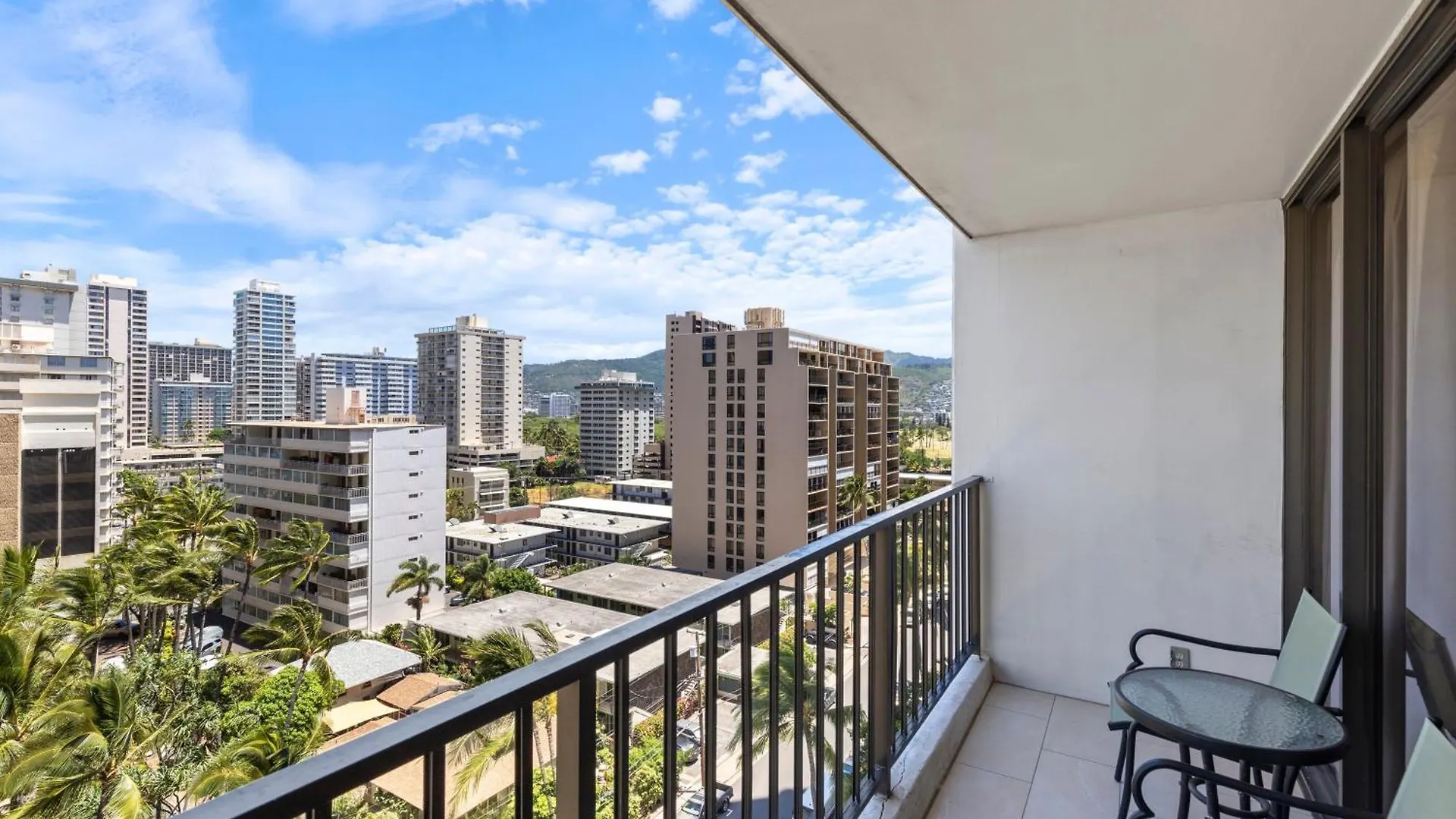 Light & Airy Waikiki Condo With Private Lanai Condo Honolulu United States