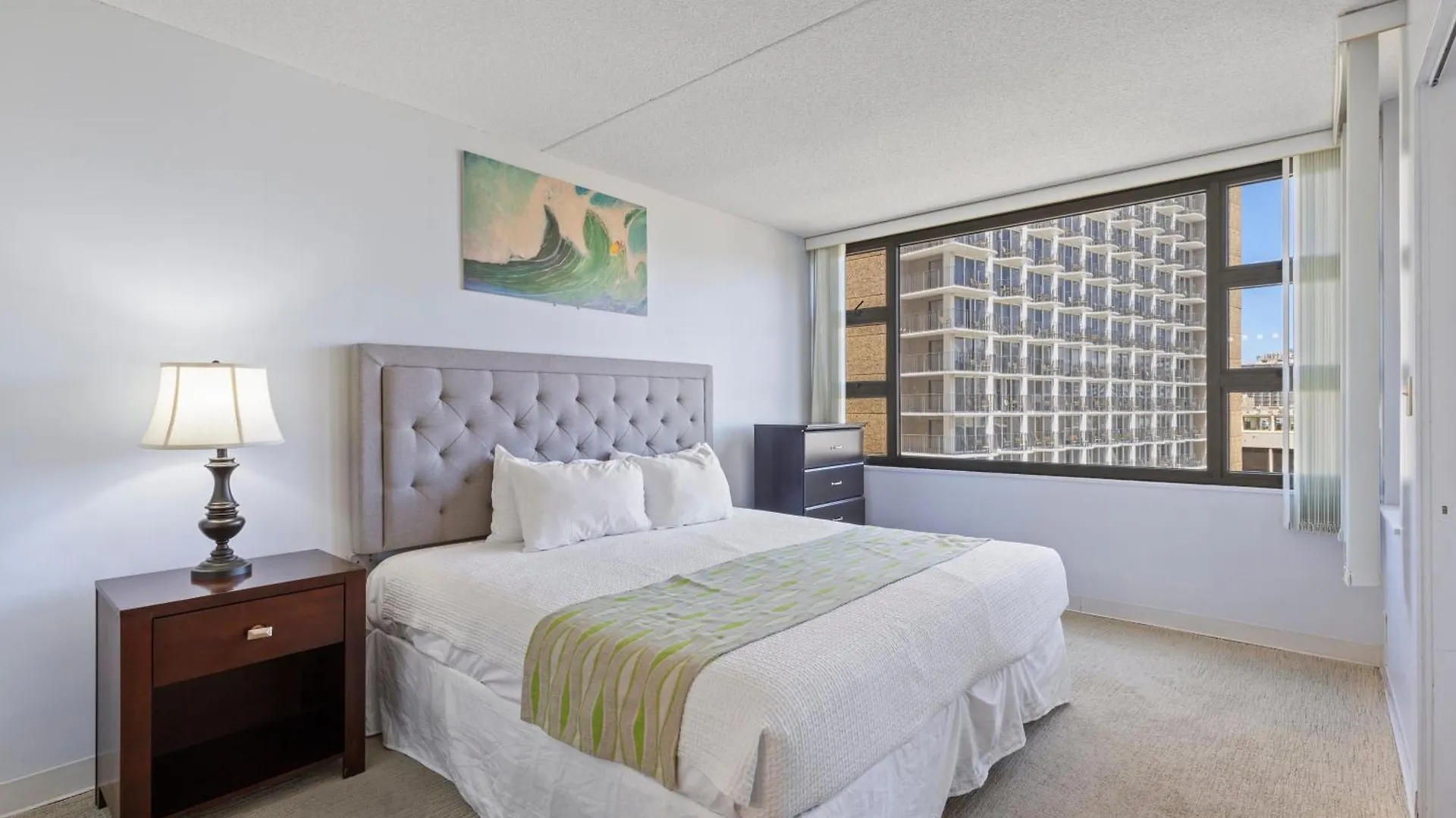 Light & Airy Waikiki Condo With Private Lanai Condo Honolulu